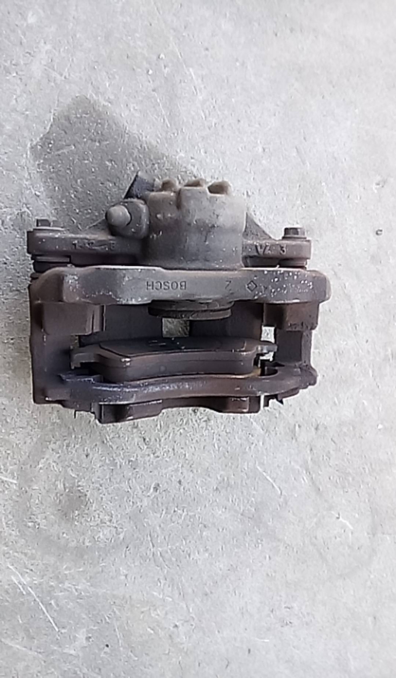 Pinça frente esquerda (20221285).