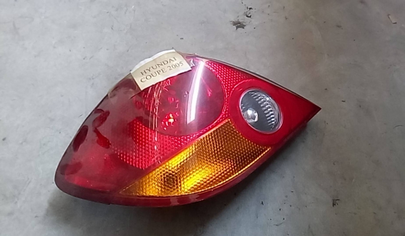 Farolim tras esquerdo (20221399).