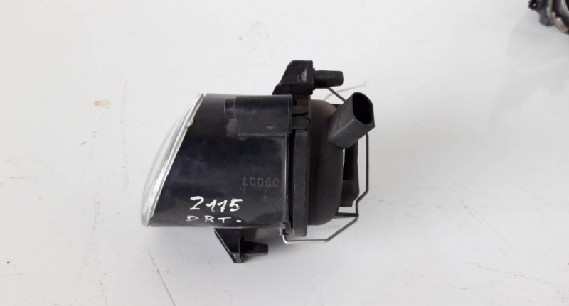 Farol nevoeiro direito (20222745).