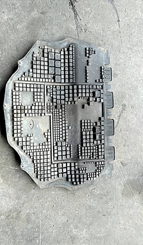 Protecção inferior motor (20223103).