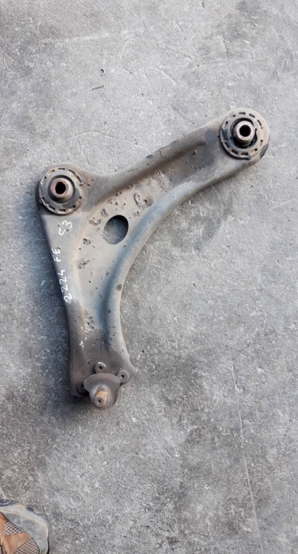 Braço suspensão frente esquerdo (20223474).
