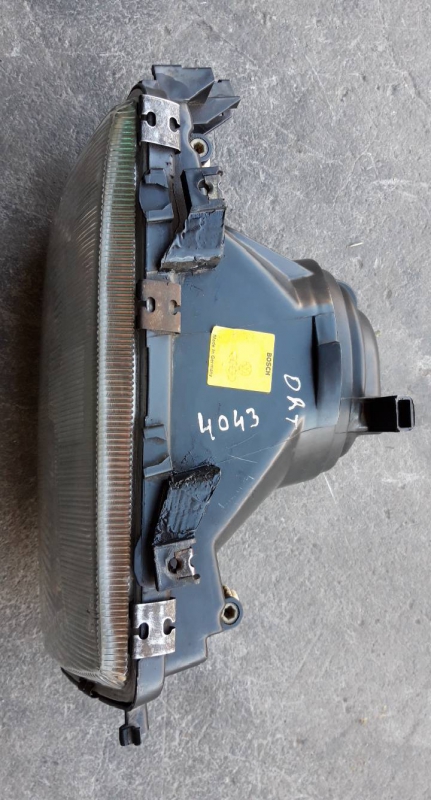 Farol direito (20223808).