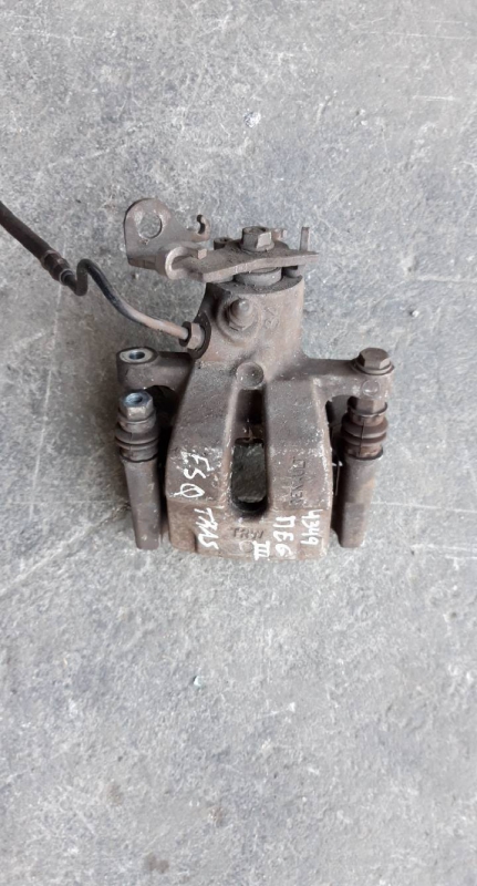 Pinça tras esquerda (20226032).