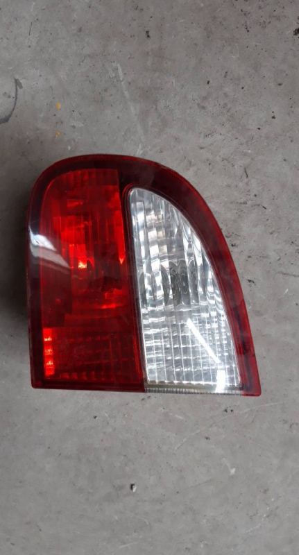 Farolim tras direito mala (20226522).