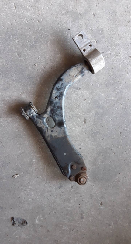 Braço suspensão frente direito (20226990).