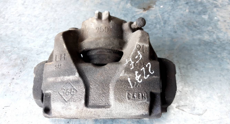 Pinça frente esquerda (20228226).