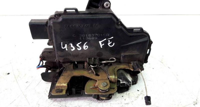 Fecho porta  fte esq (20230859).