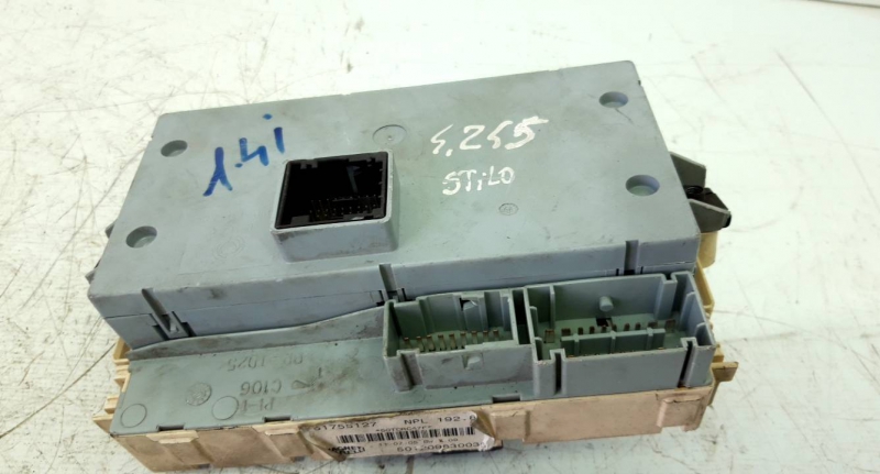 Caixa fusiveis (20230947).