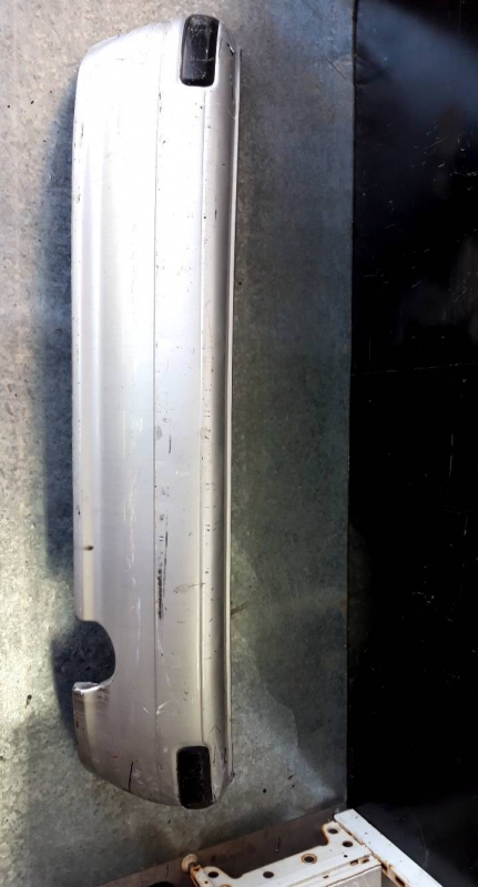 Para choques traseiro (20231147).