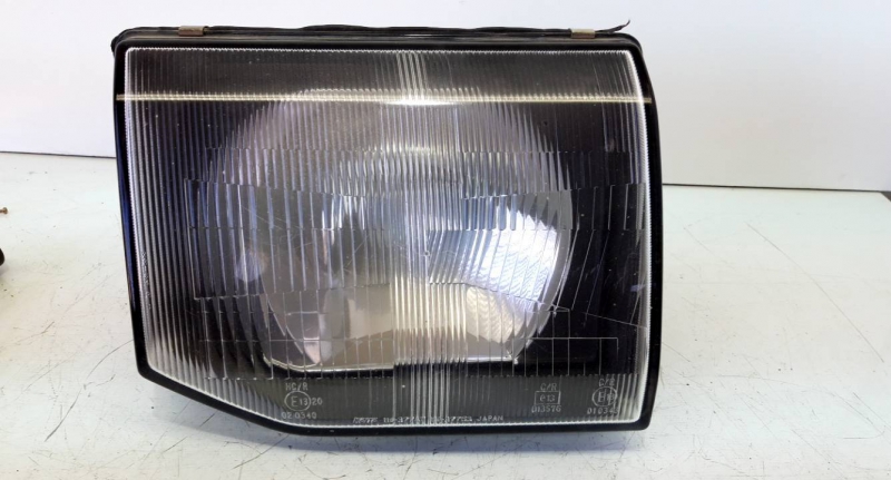 Farol direito (20232251).