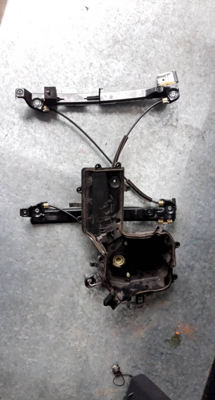 Elevador elect fte dto