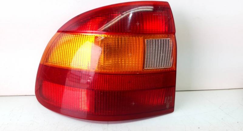 Farolim tras esquerdo (20232515).