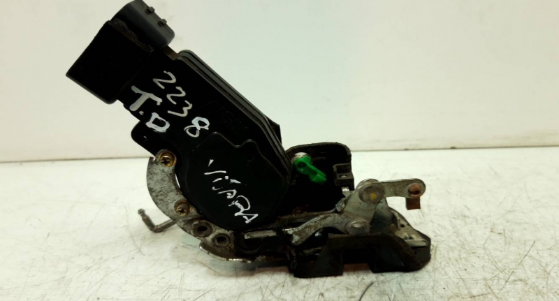 Fecho porta  tras direito (20232675).