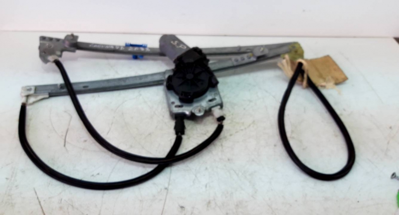 Elevador elect fte dto (20233061).