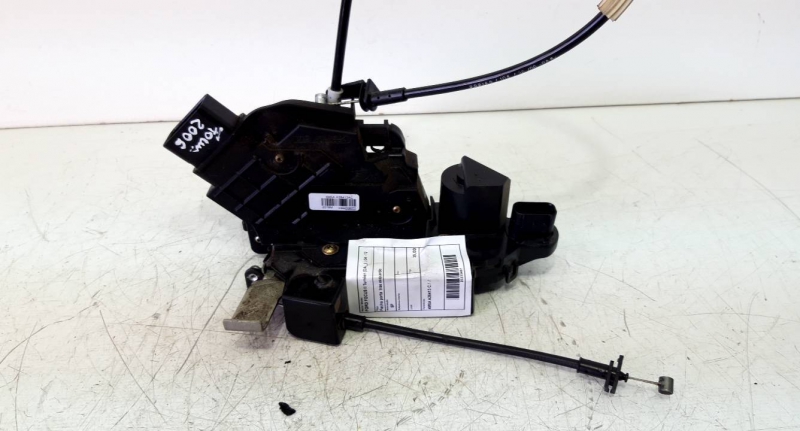 Fecho porta  tras esquerdo (20233481).