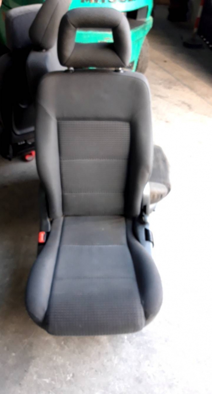 Banco individual (20233540).