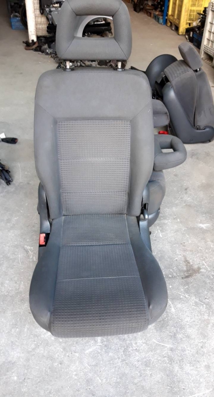 Banco individual (20233543).