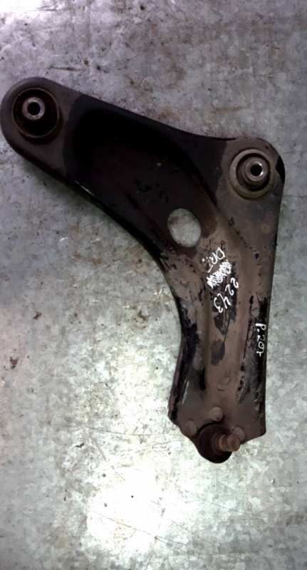 Braço suspensão frente direito (20233692).