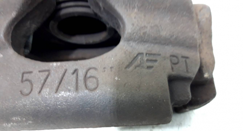 Pinça frente direita (20233836).