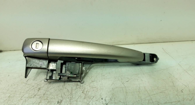 Puxador frente esquerdo (20234497).