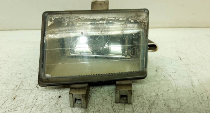 Farol nevoeiro direito (20235016).