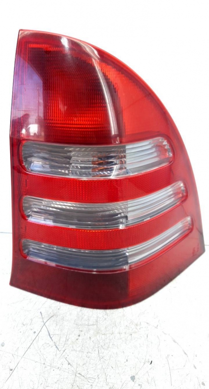 Farolim tras direito (20237903).