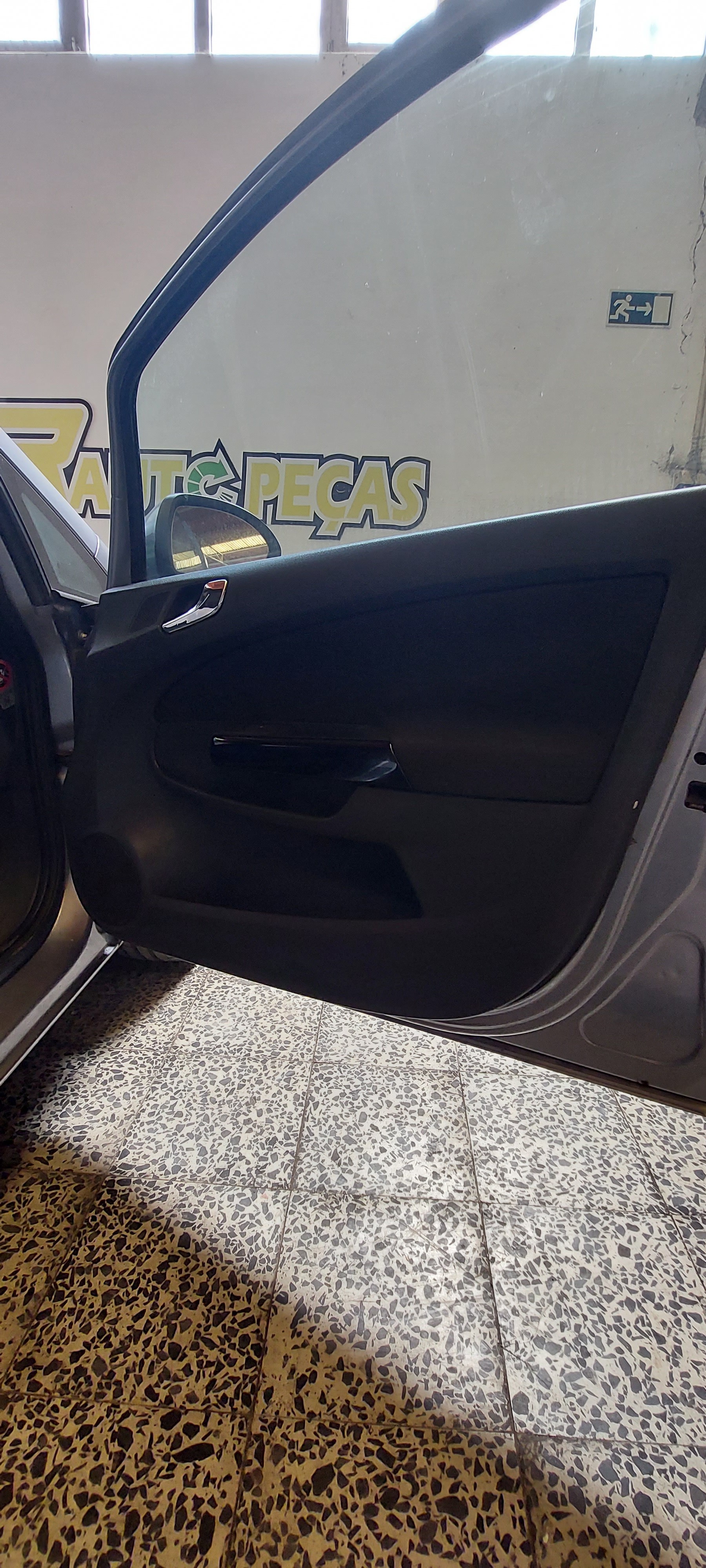 Quartela frente direita OPEL CORSA D (S07) | 06 - 14