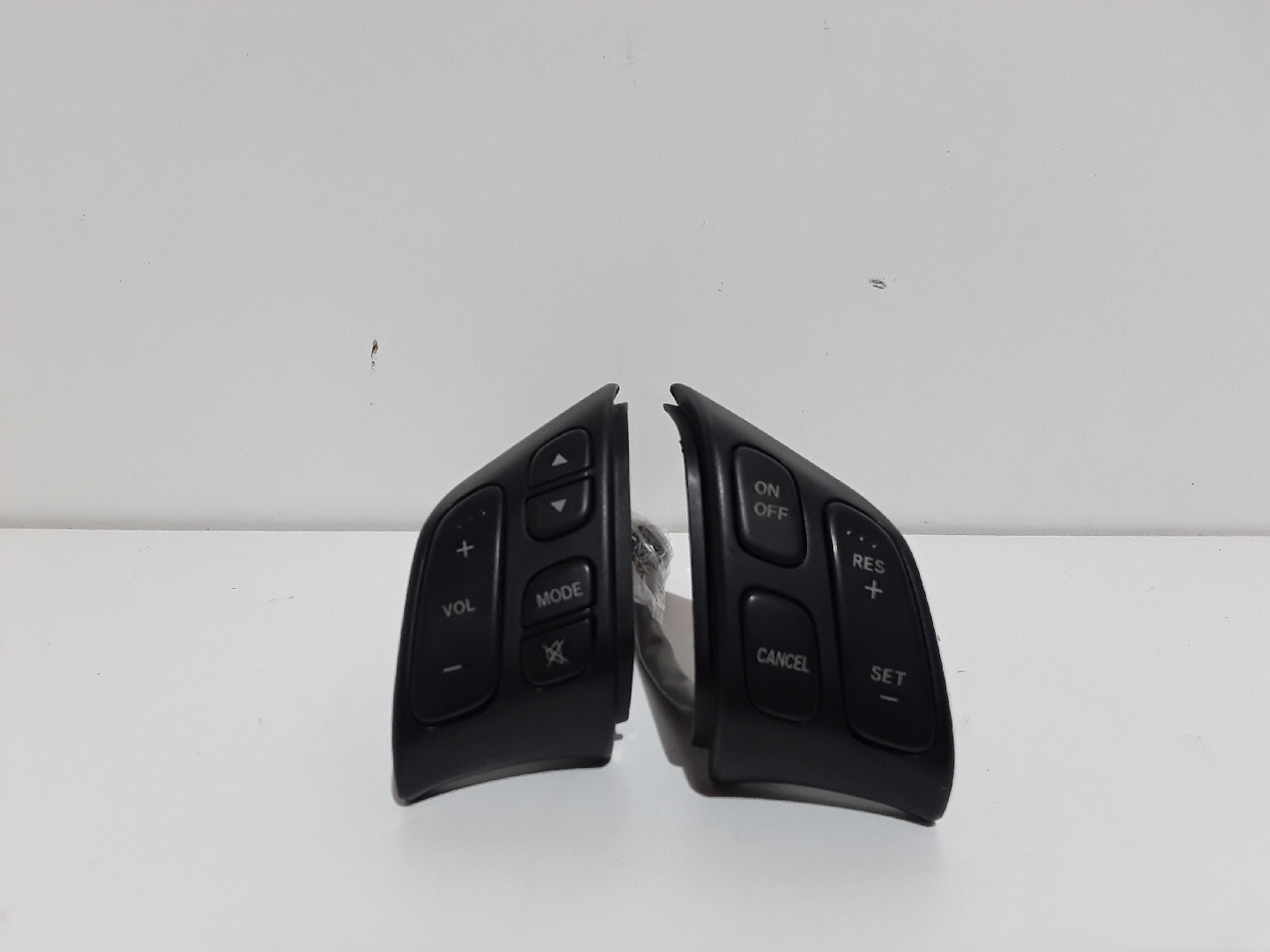 Comandos do Volante MAZDA 5 (CR19) | 05 - 10