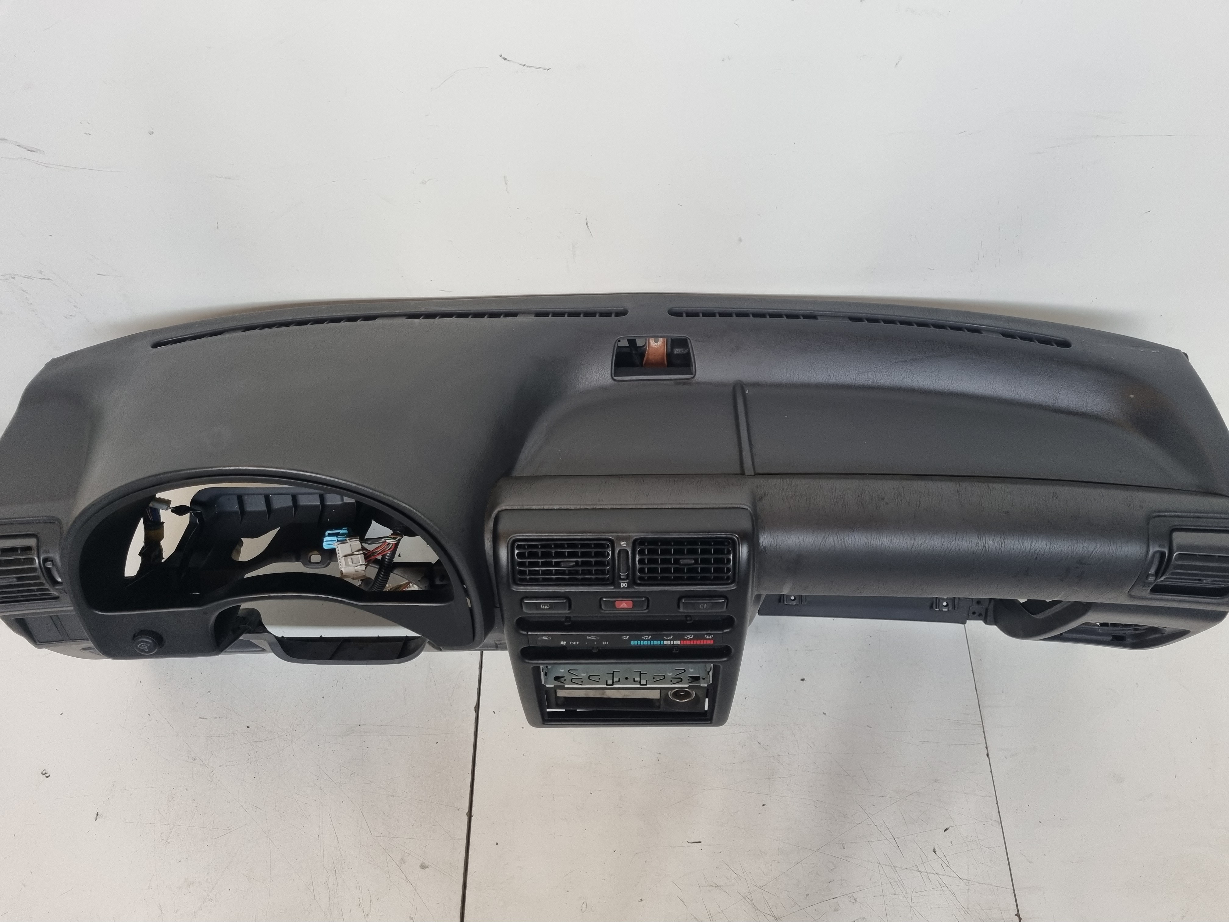 Tablier TOYOTA STARLET (_P8_) | 89 - 96 Imagem-1