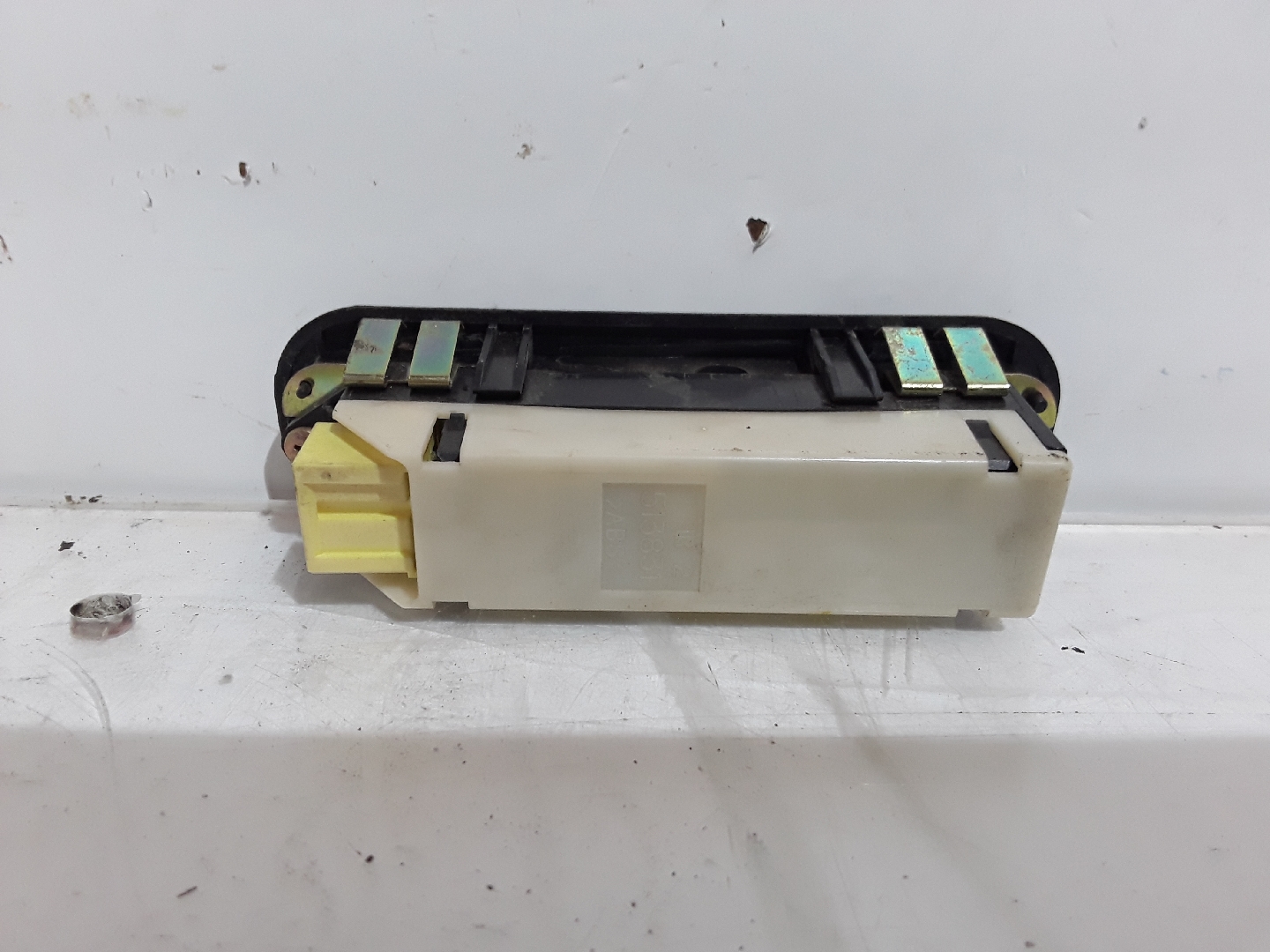 Interruptor Vidros Tras Direito MITSUBISHI L 200 (K7_T, K6_T) | 96 - 11 Imagem-1