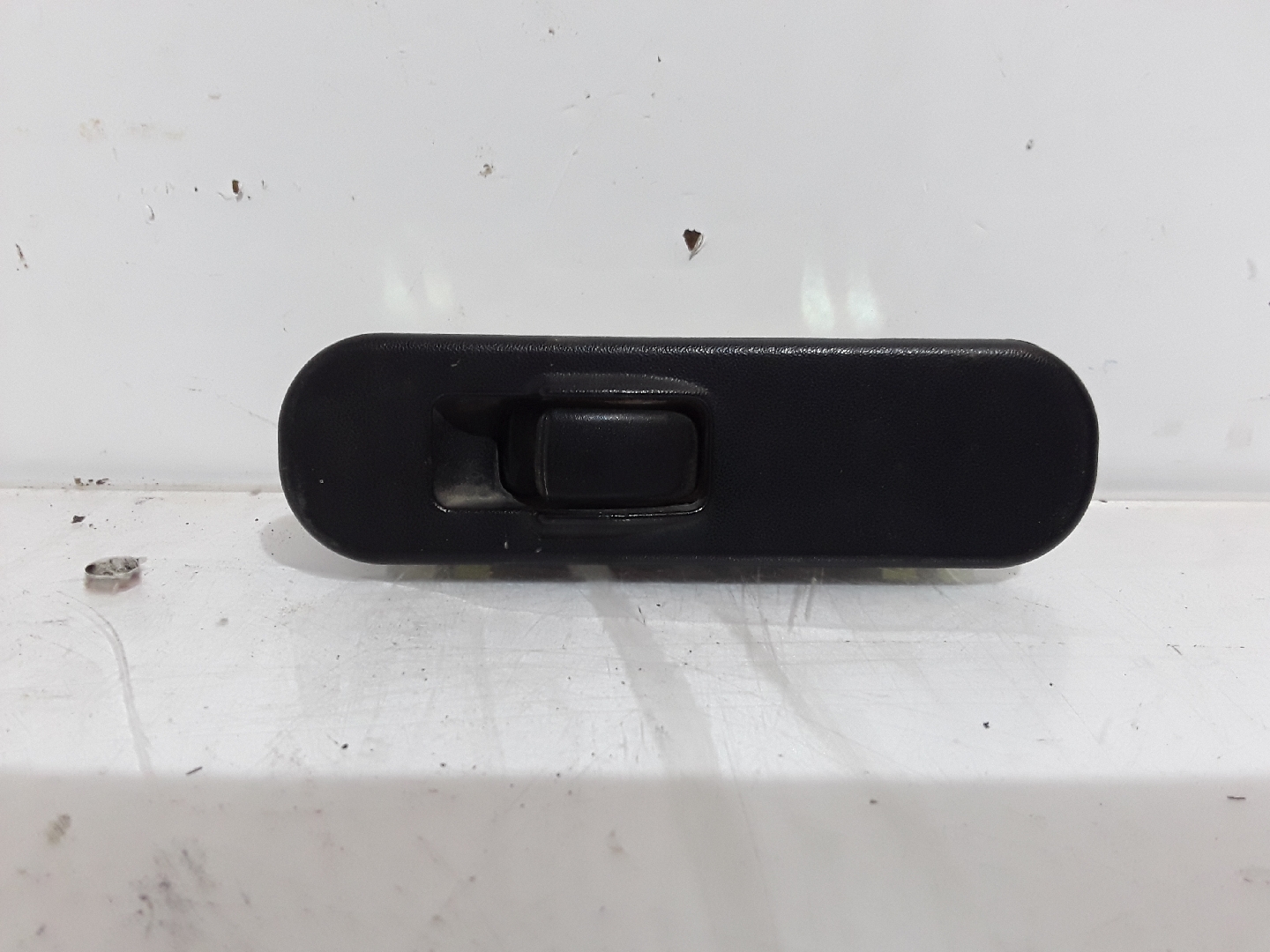 Interruptor Vidros Tras Esquerdo MITSUBISHI L 200 (K7_T, K6_T) | 96 - 11