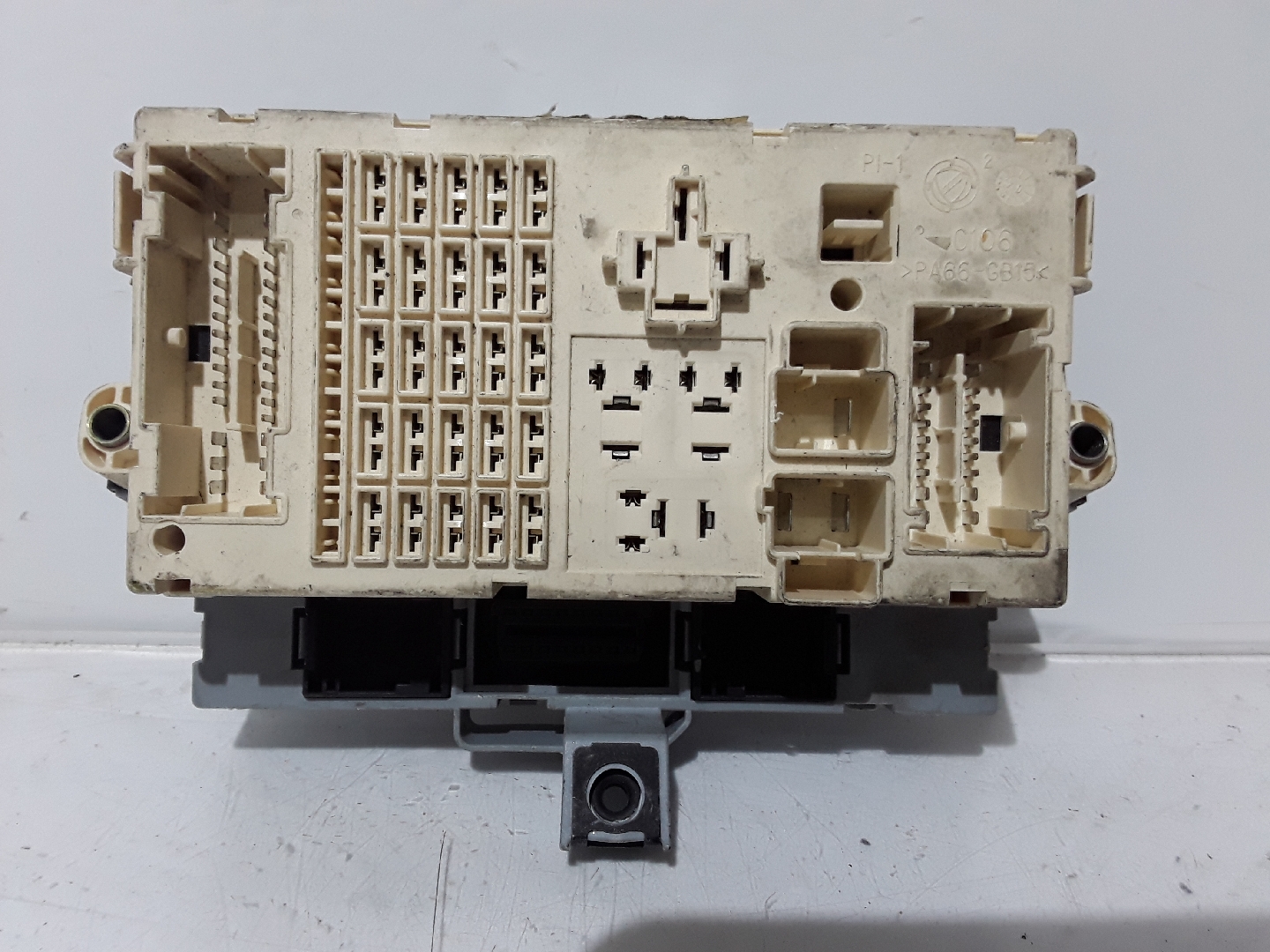 Caixa de Fusíveis ALFA ROMEO GT (937_) | 03 - 10