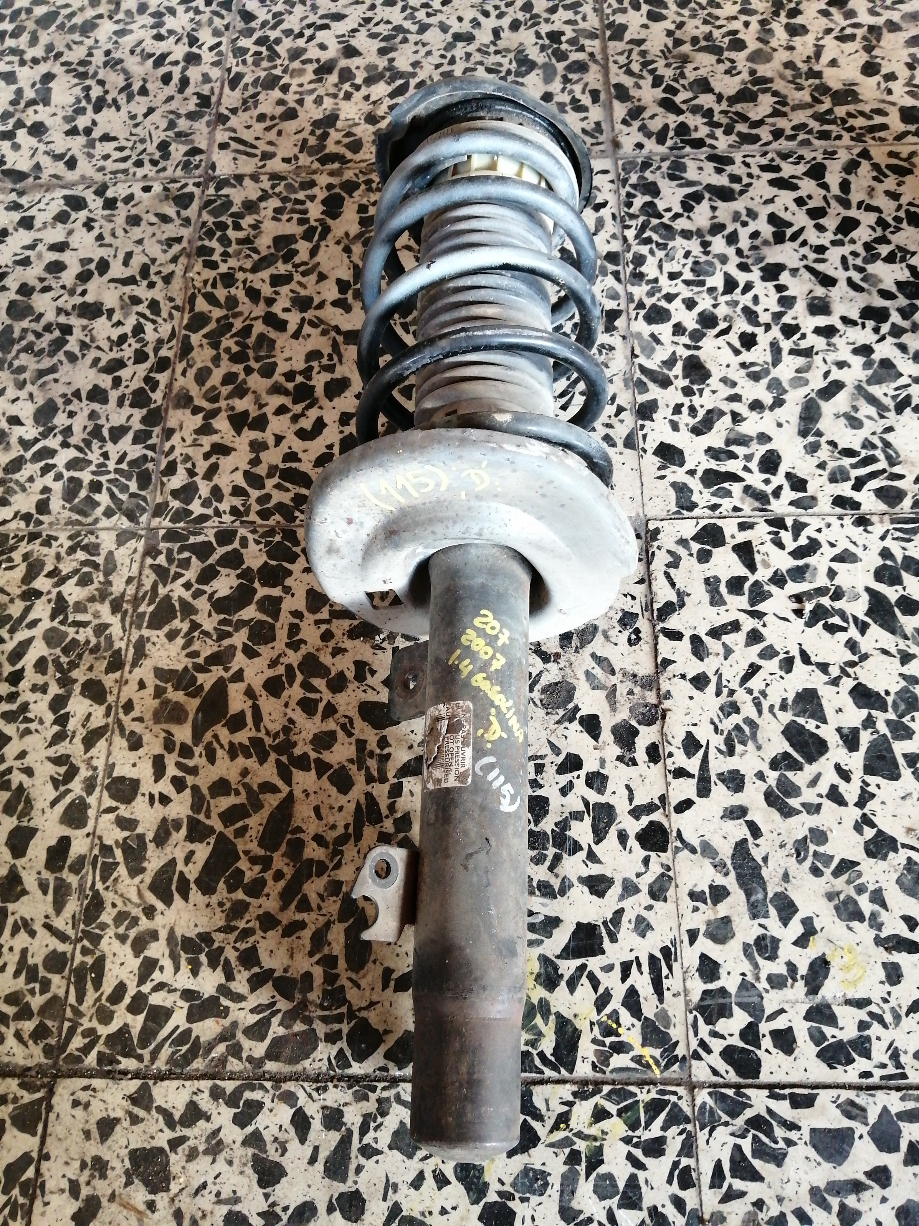 Amortecedor frente direito PEUGEOT 207 (WA_, WC_) | 06 - 15