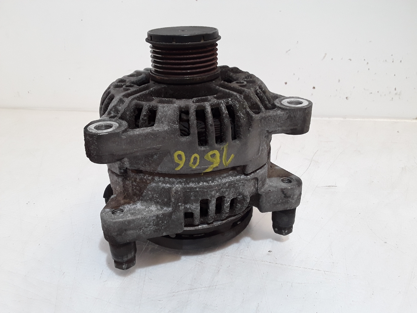 Alternador CITROEN C4 I (LC_) | 04 - 13 Imagem-1