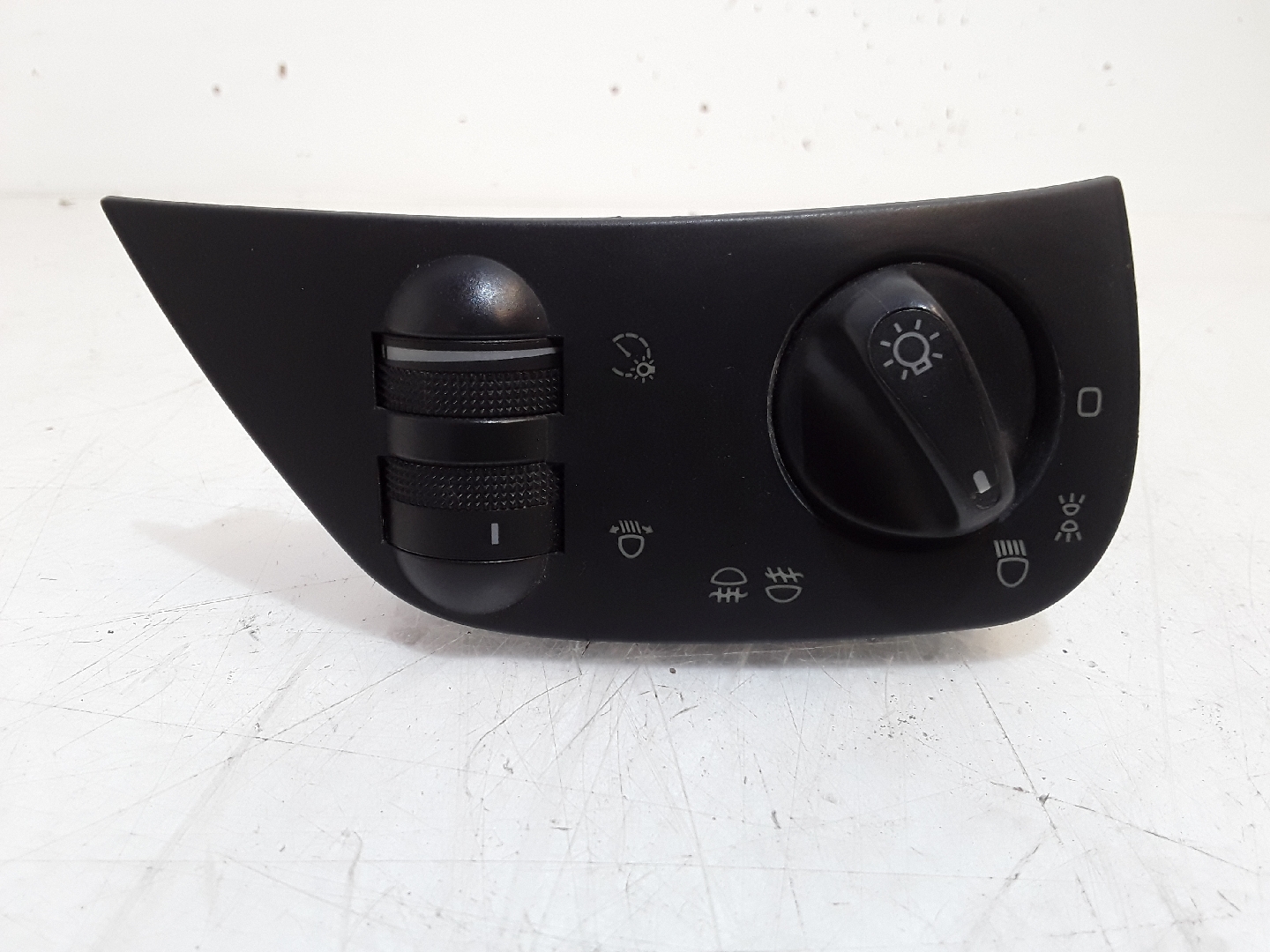 Interruptor de Luzes SEAT IBIZA II (6K1) | 93 - 02