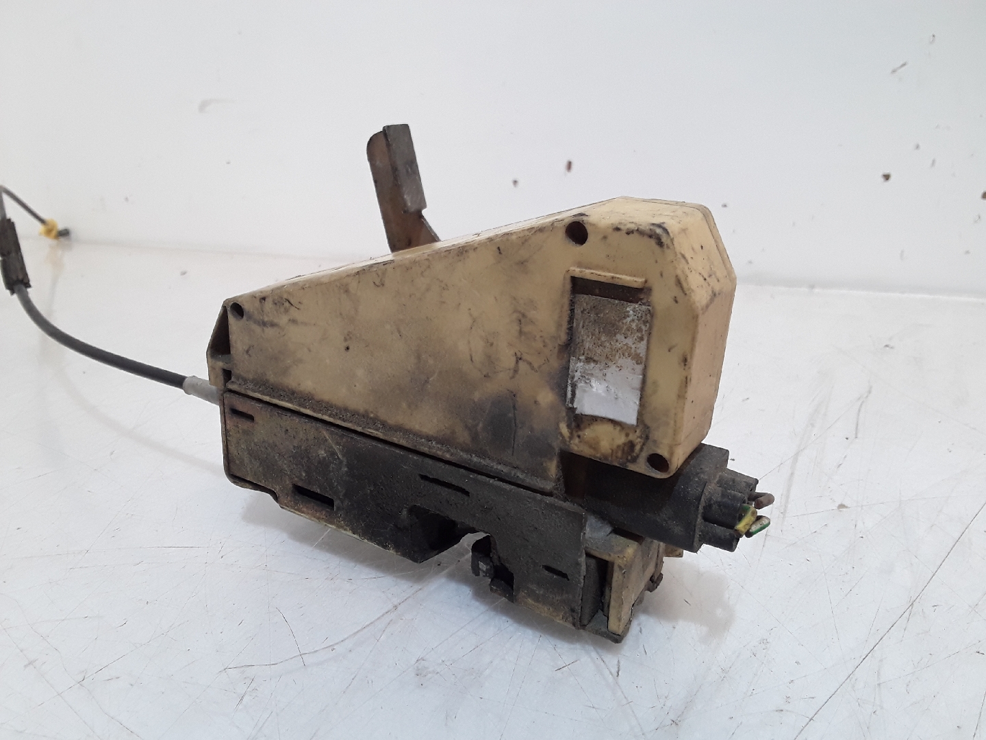 Fecho da Porta Trás Direito FORD ESCORT VI (GAL) | 92 - 96 Imagem-1