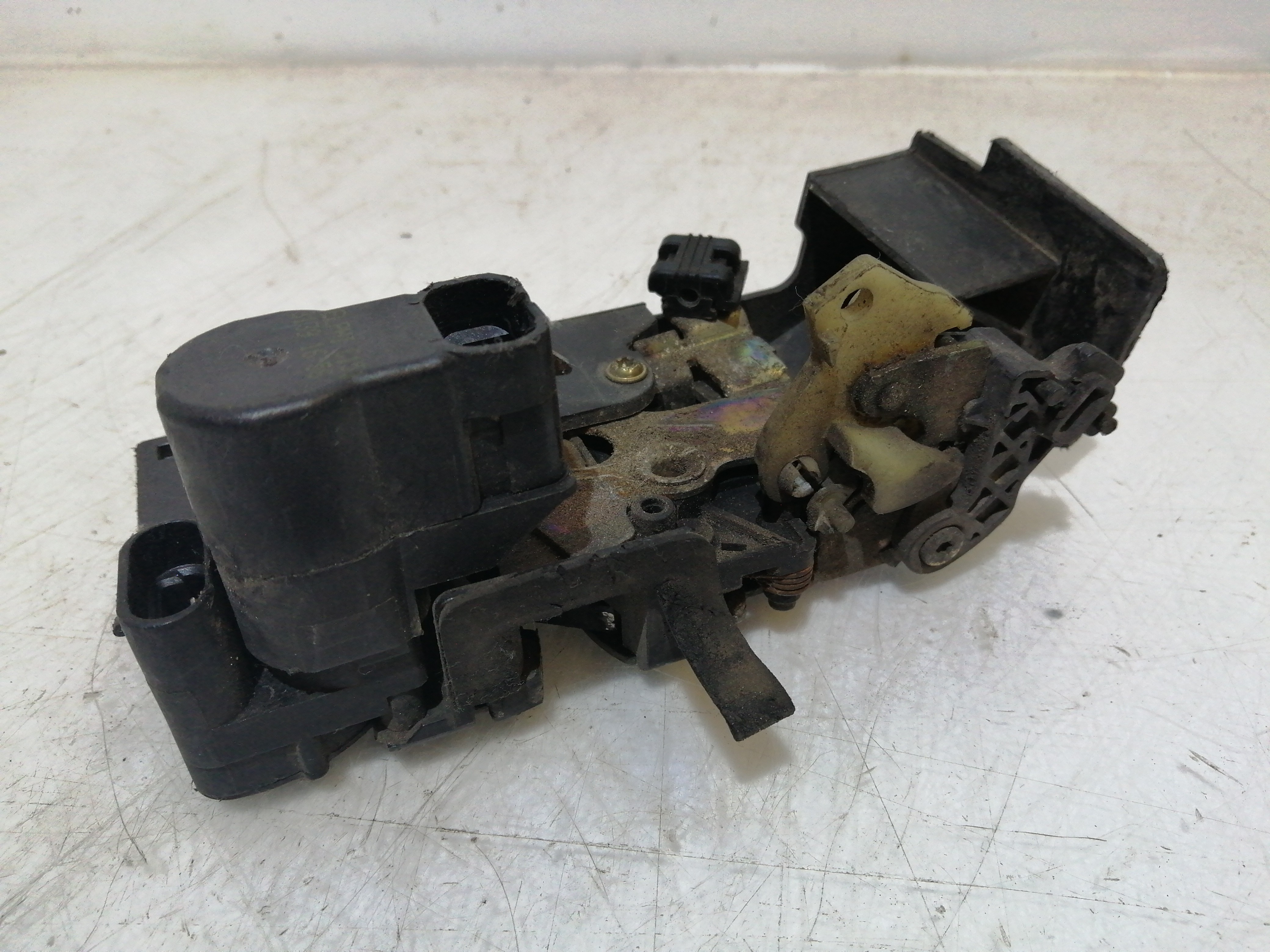 Fecho da Porta Trás Esquerdo ALFA ROMEO 156 (932_) | 97 - 05 Imagem-1