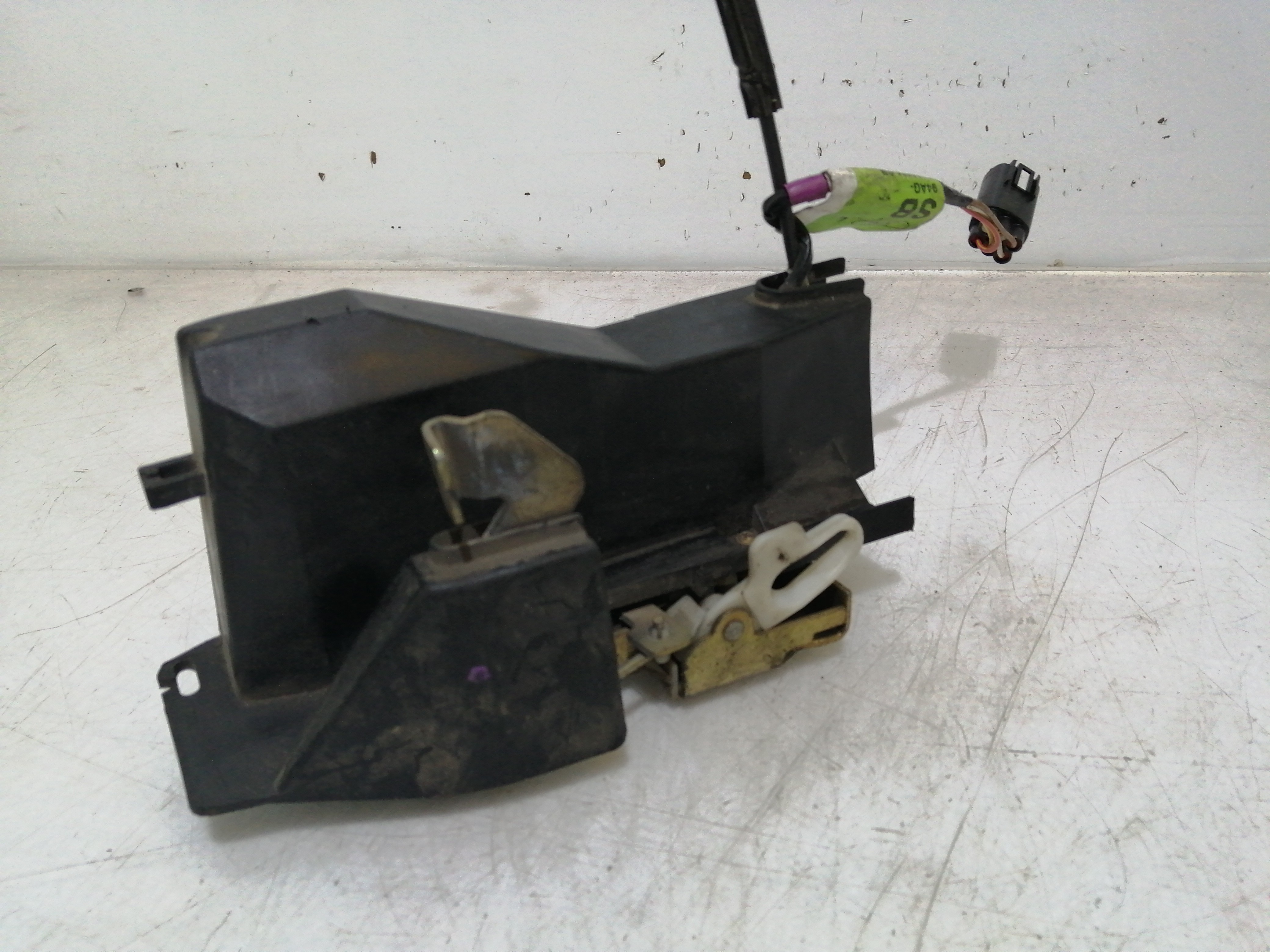 Fecho da Porta Trás Esquerdo FORD ESCORT CLASSIC (AAL, ABL) | 98 - 00