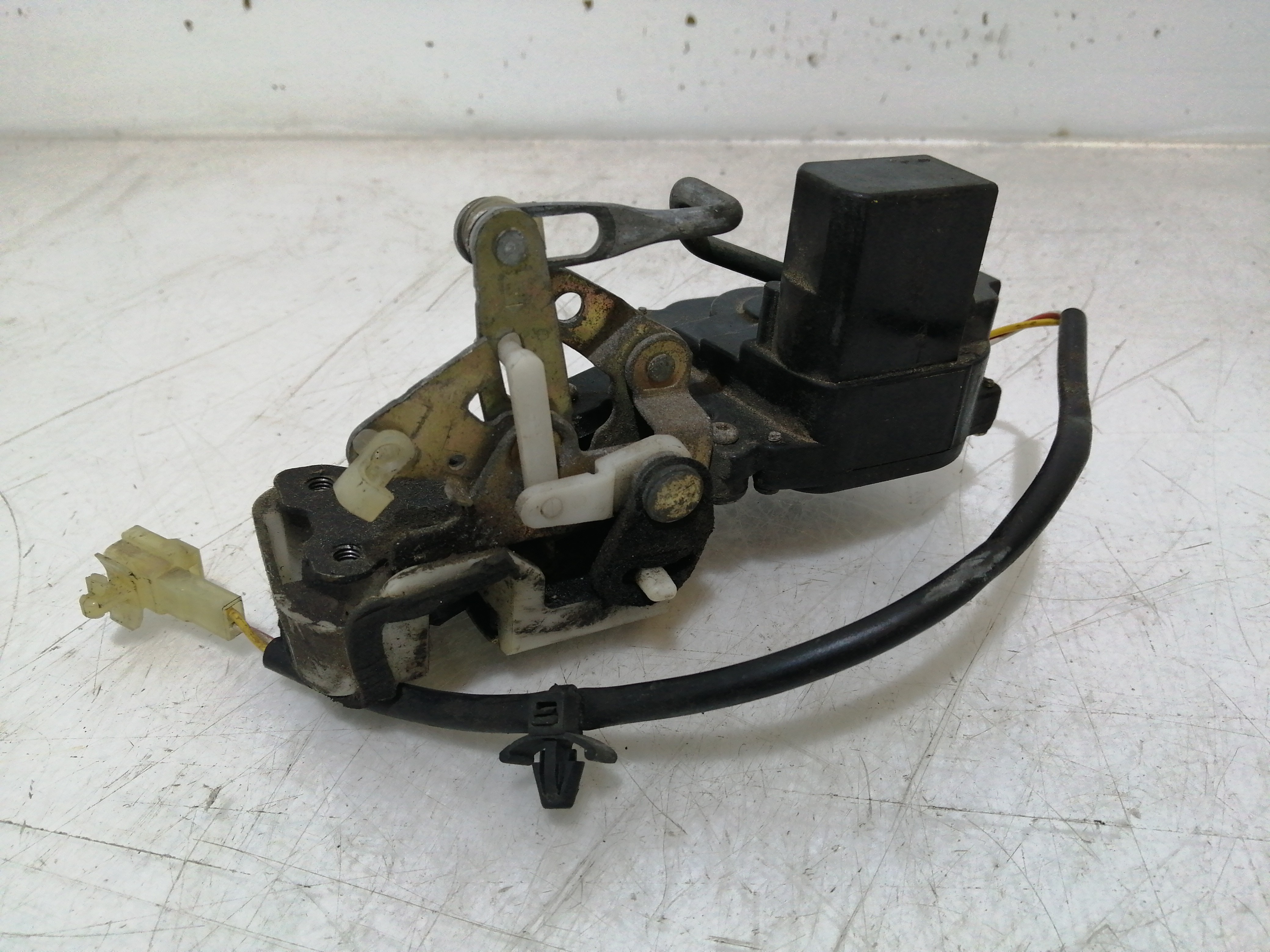 Fecho da Porta Trás Esquerdo ROVER 400 Tourer (XW) | 93 - 98 Imagem-1