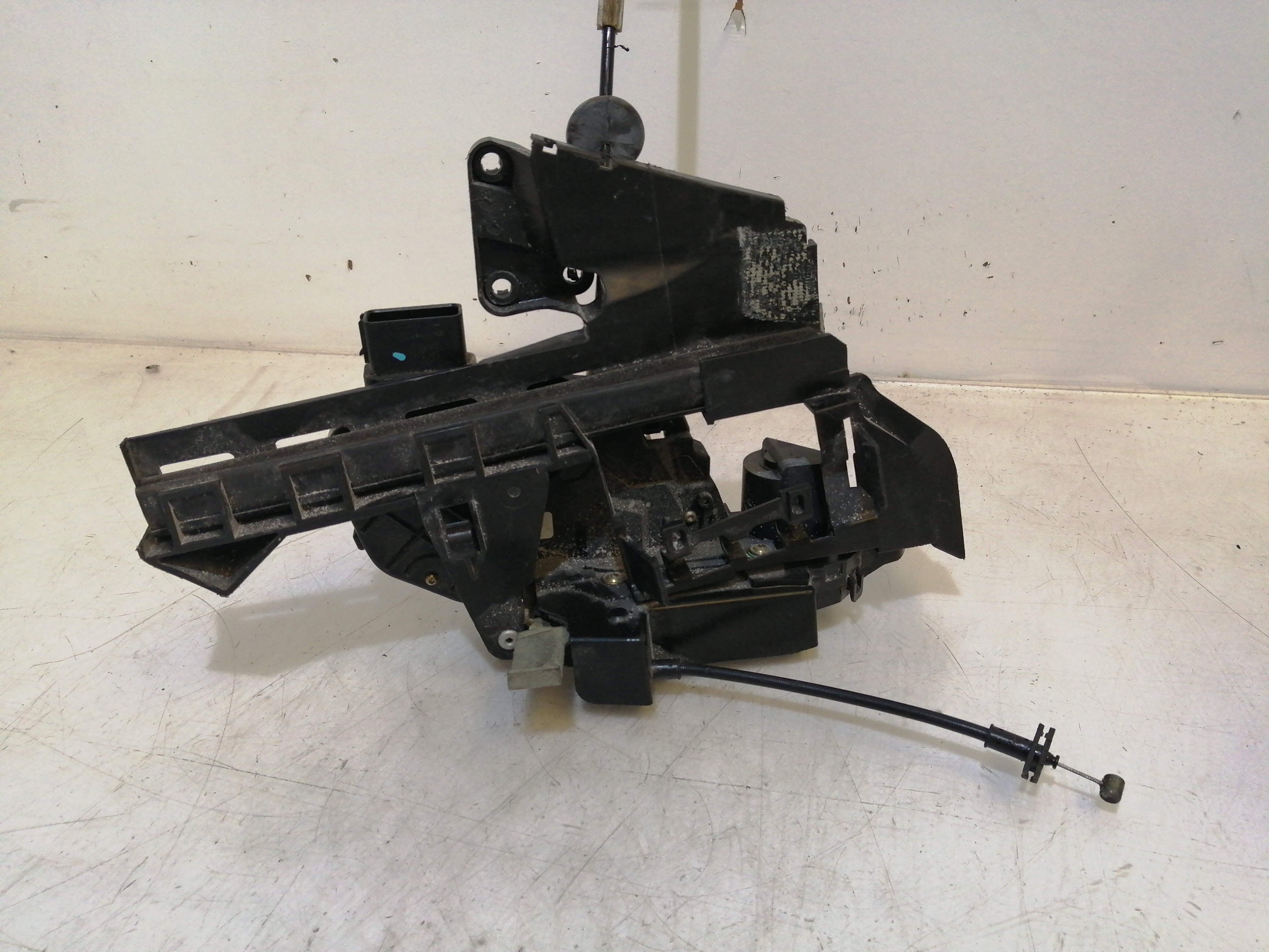 Fecho da Porta Trás Esquerdo FORD FOCUS II (DA_, HCP, DP) | 04 - 13