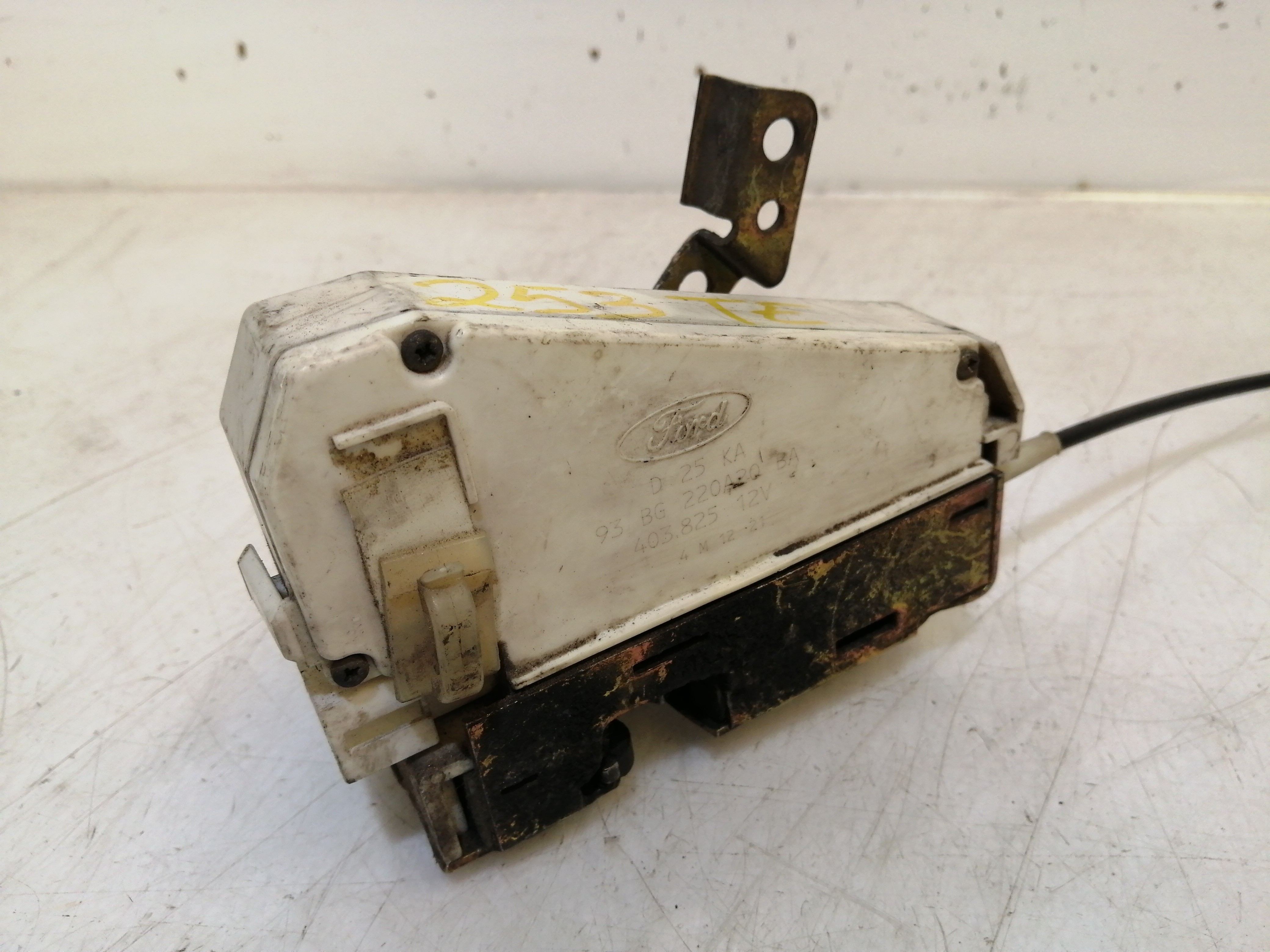 Fecho da Porta Trás Esquerdo FORD ESCORT VI (GAL, AAL, ABL) | 95 - 02 Imagem-1