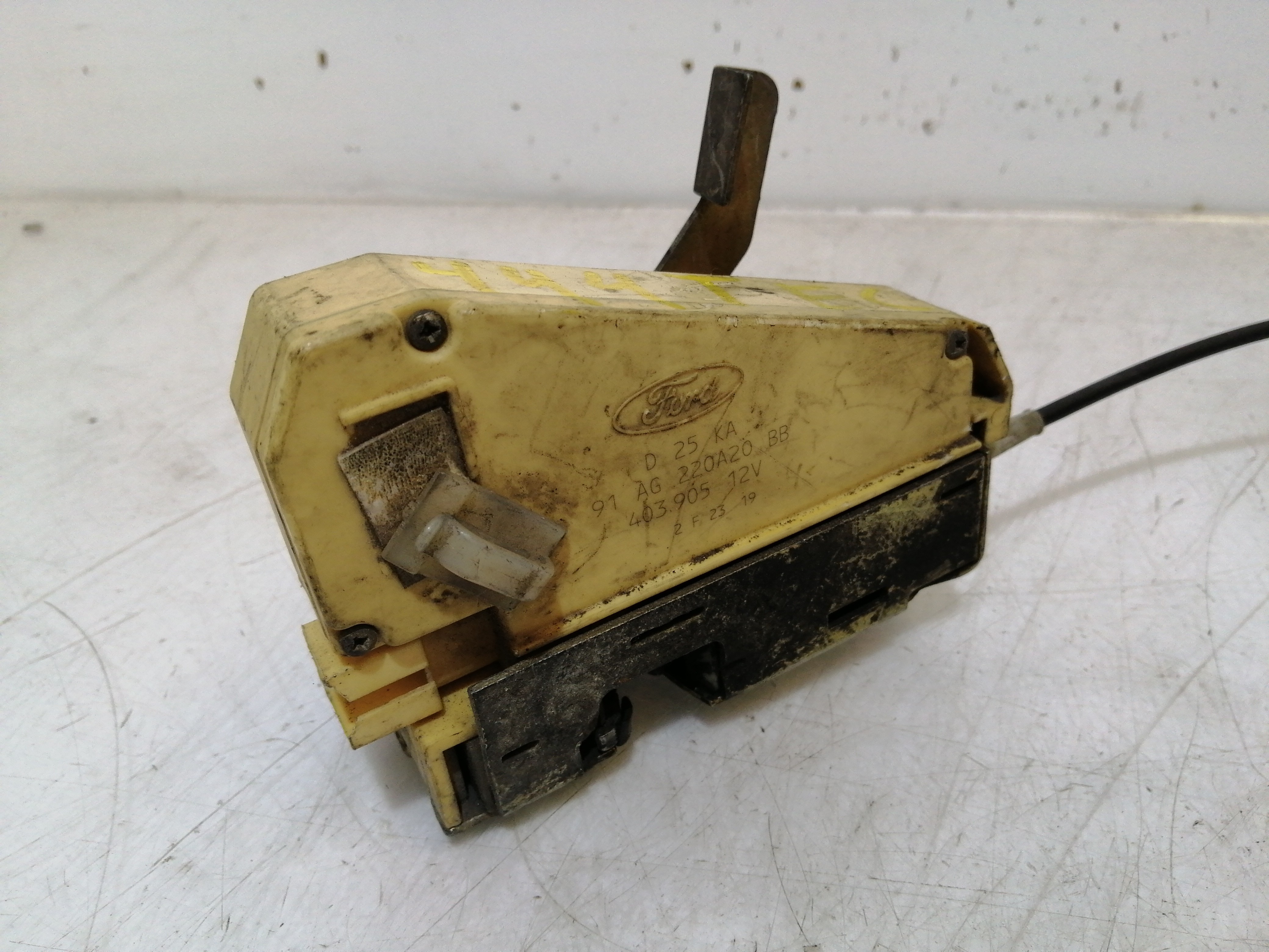 Fecho da Porta Trás Esquerdo FORD ESCORT VI (GAL) | 92 - 96 Imagem-1