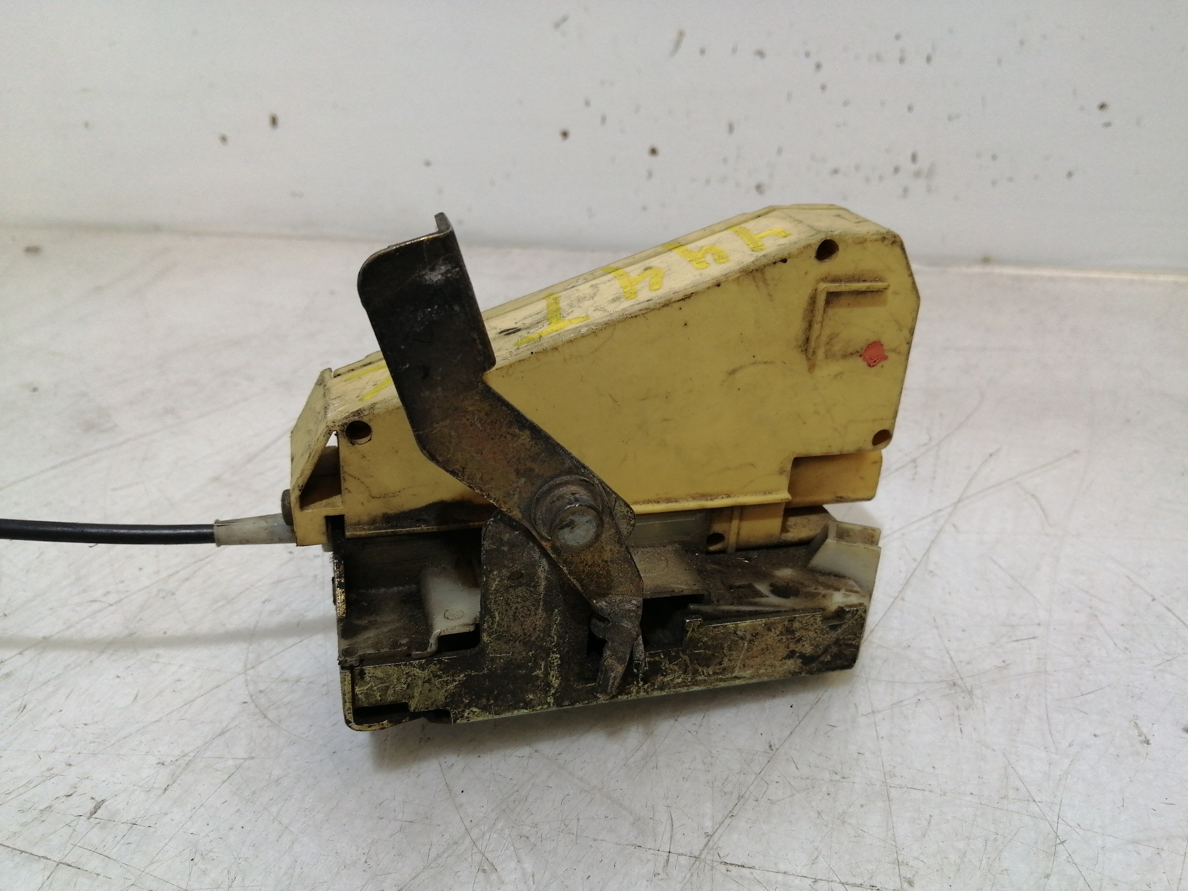 Fecho da Porta Trás Esquerdo FORD ESCORT VI (GAL) | 92 - 96