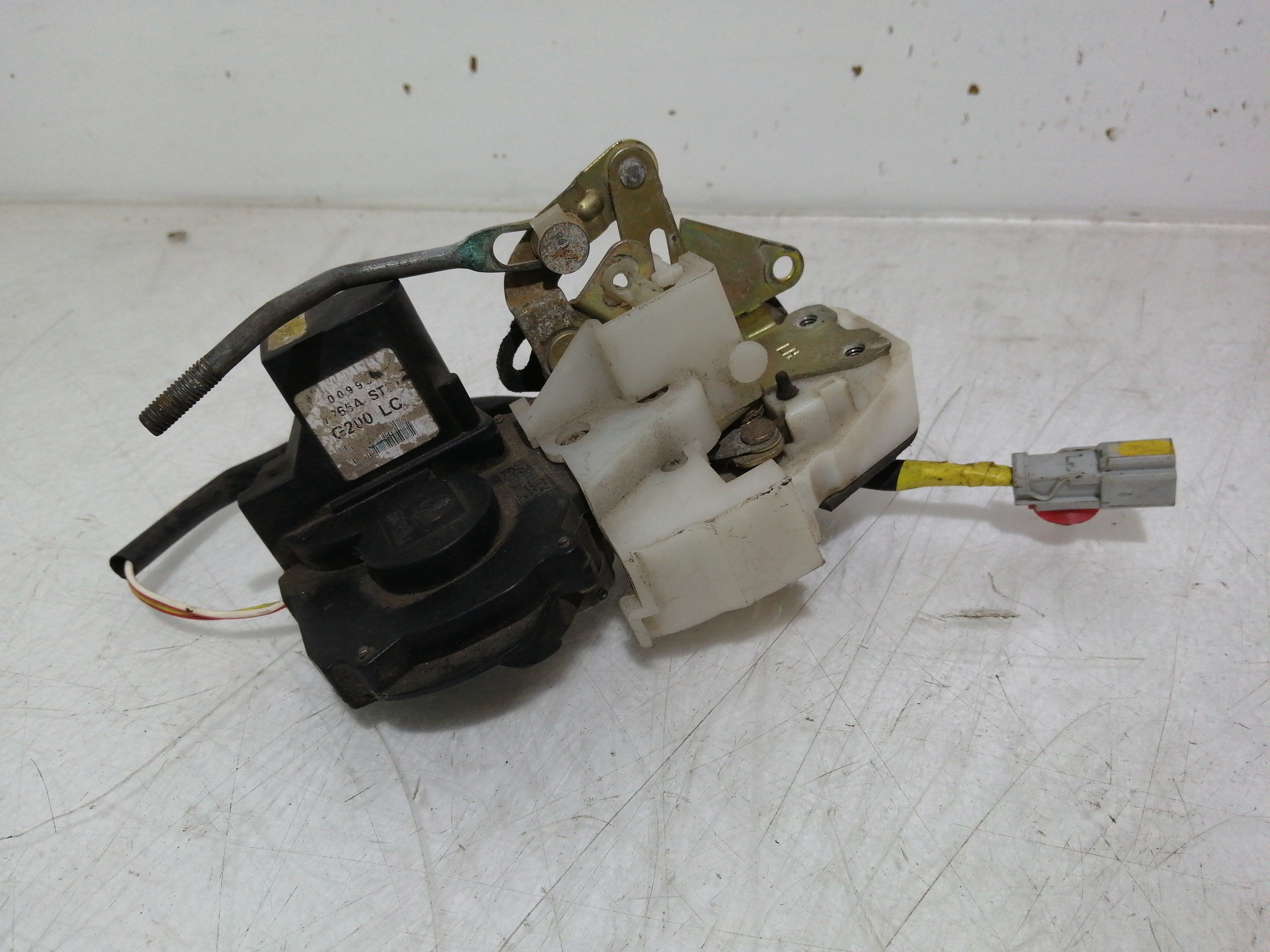 Fecho da Porta Frente Esquerdo HONDA CIVIC VI Fastback (MA, MB) | 94 - 01