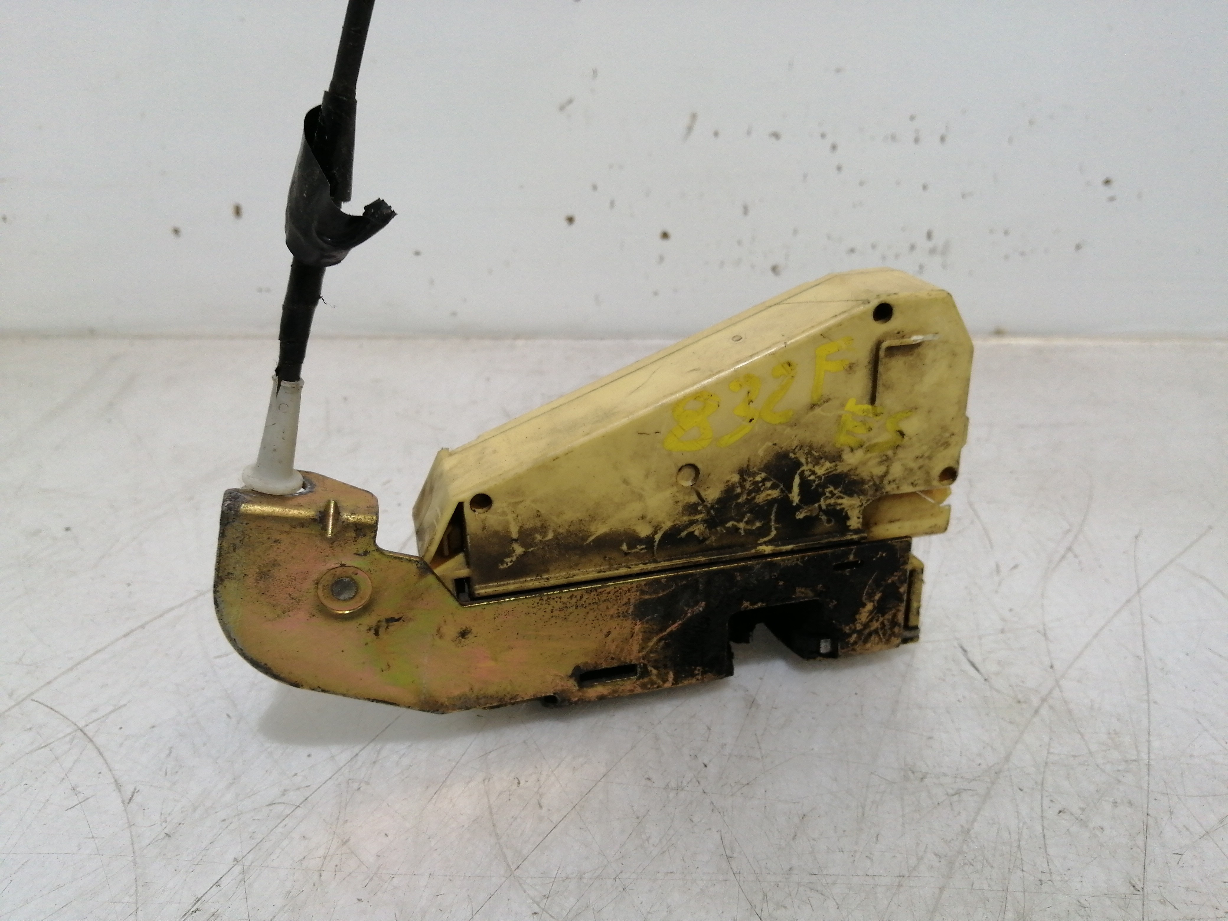 Fecho da Porta Frente Esquerdo FORD MONDEO II (BAP) | 96 - 00 Imagem-1