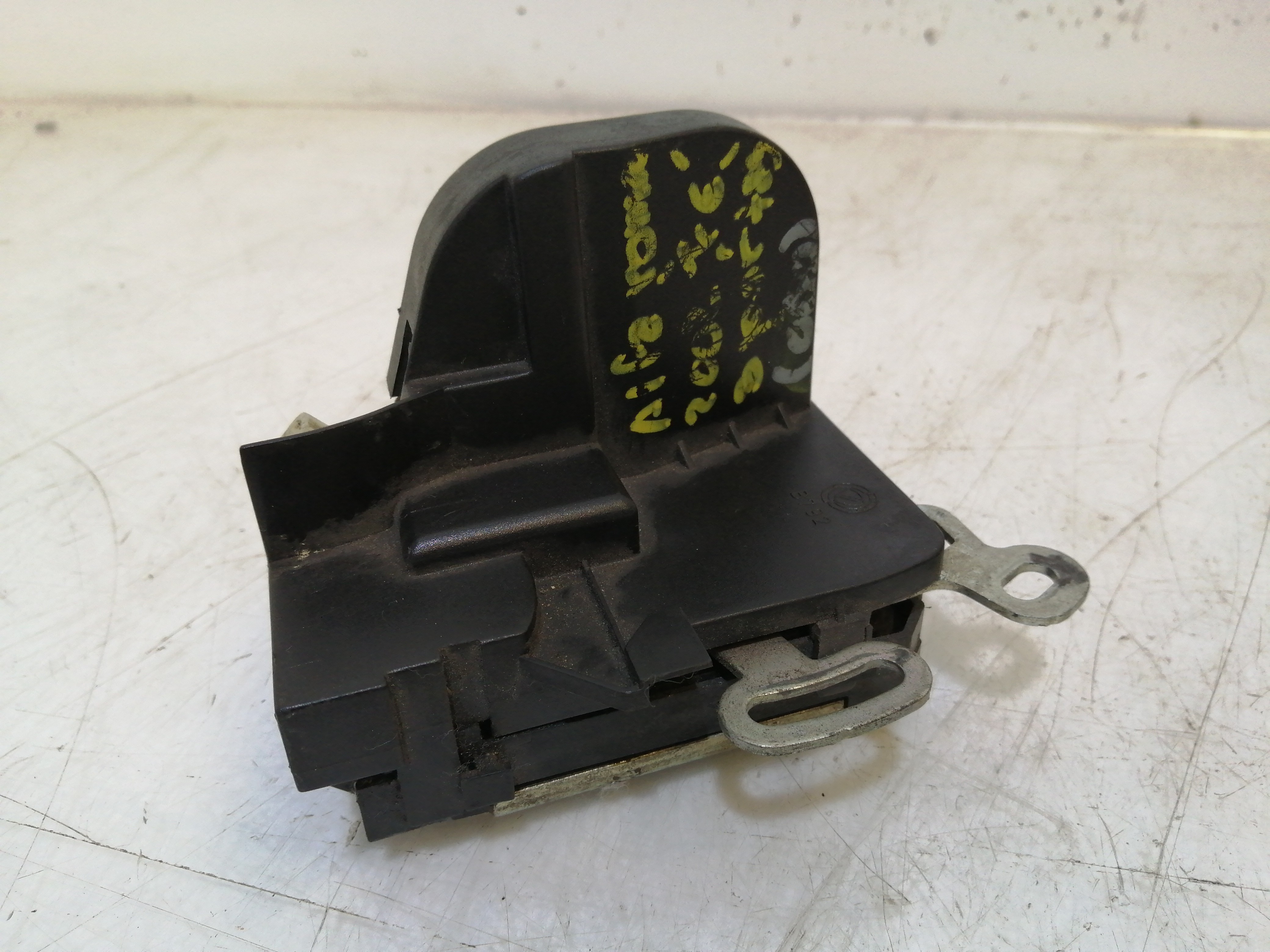 Fecho da Porta Frente Esquerdo ALFA ROMEO 147 (937_) | 00 - 10