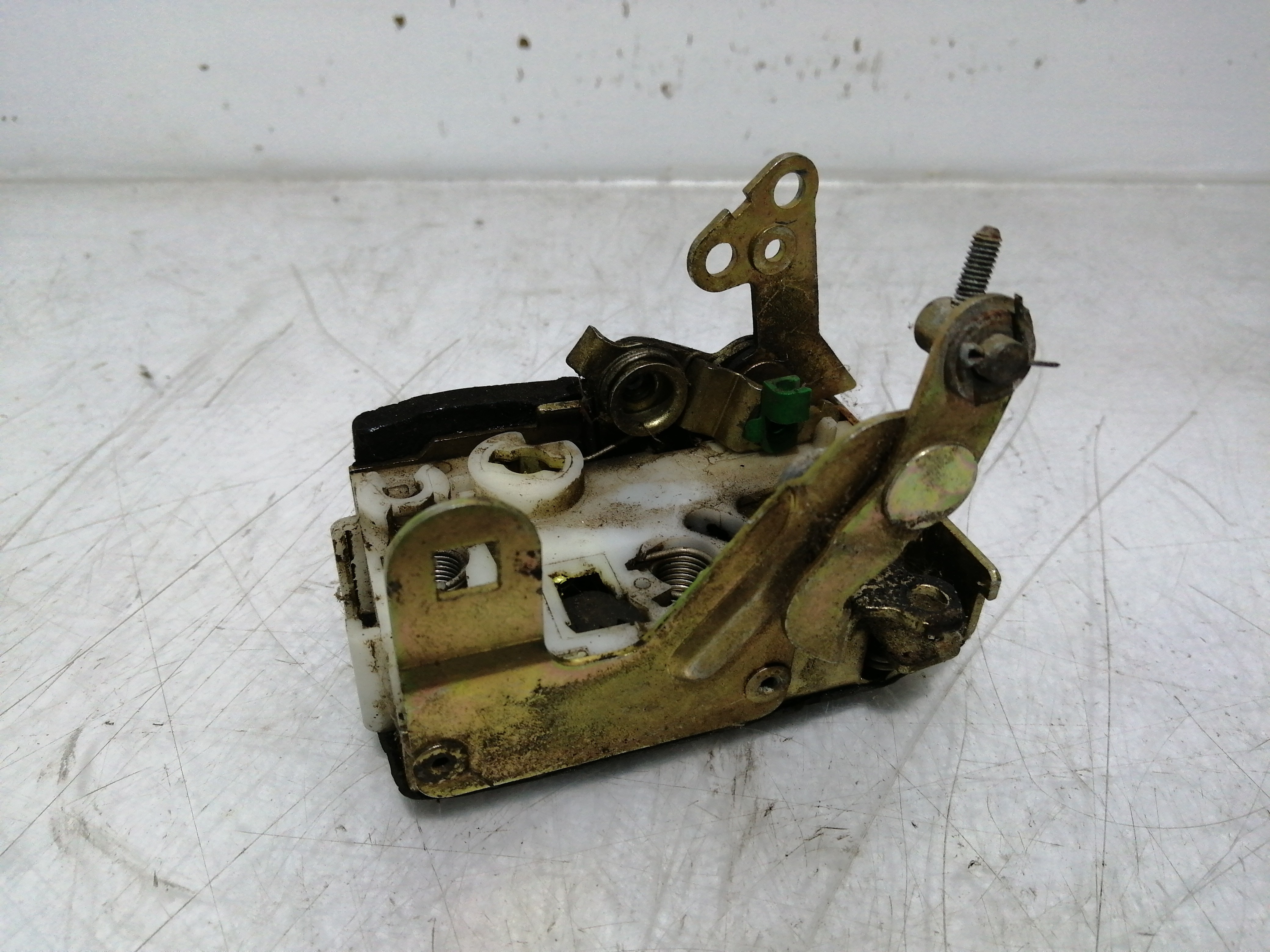 Fecho da Porta Trás Esquerdo LAND ROVER DEFENDER Pick-up (L316) | 95 - 16 Imagem-1