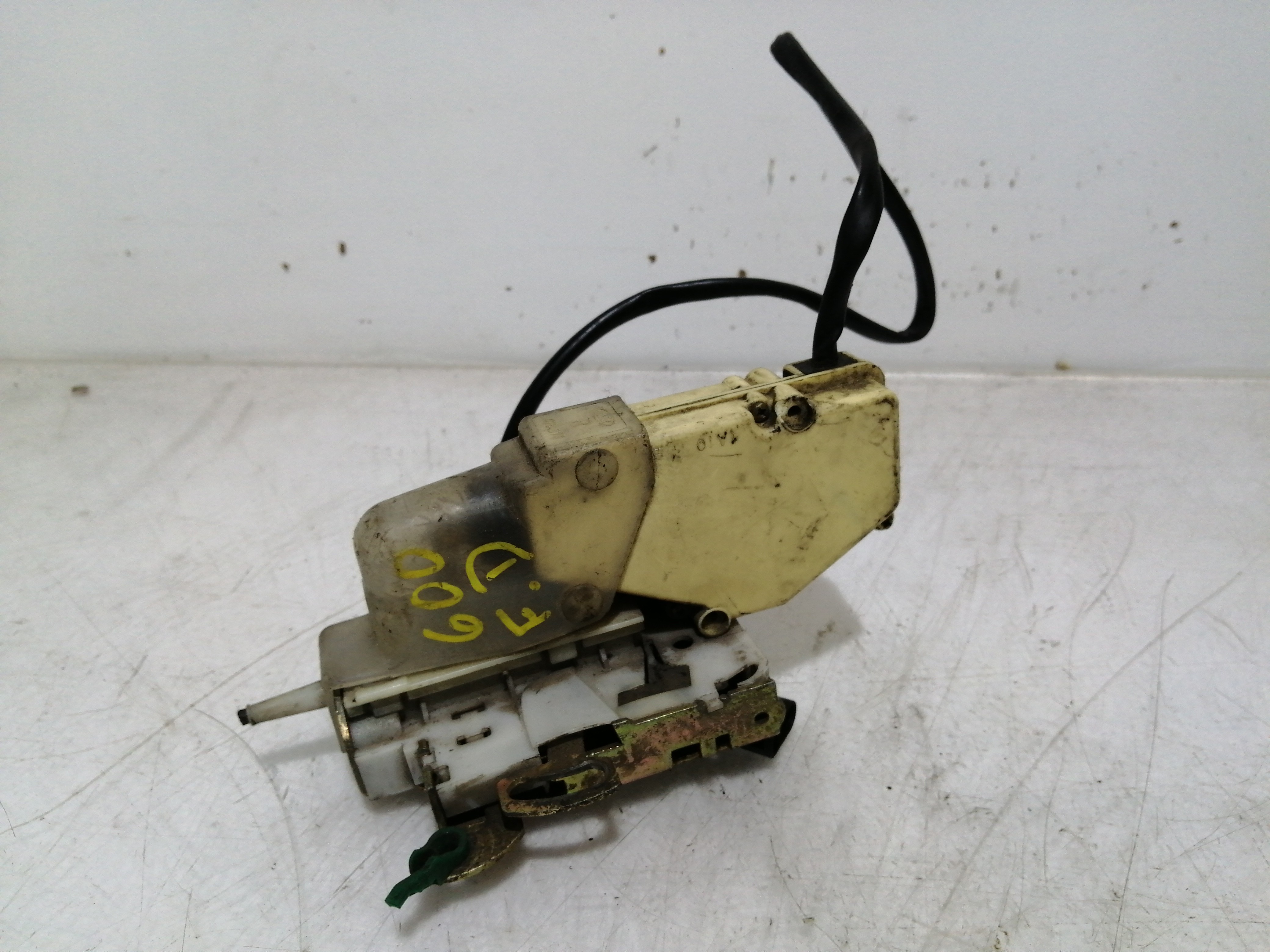 Fecho da Porta Frente Direito FORD FIESTA III (GFJ) | 89 - 97