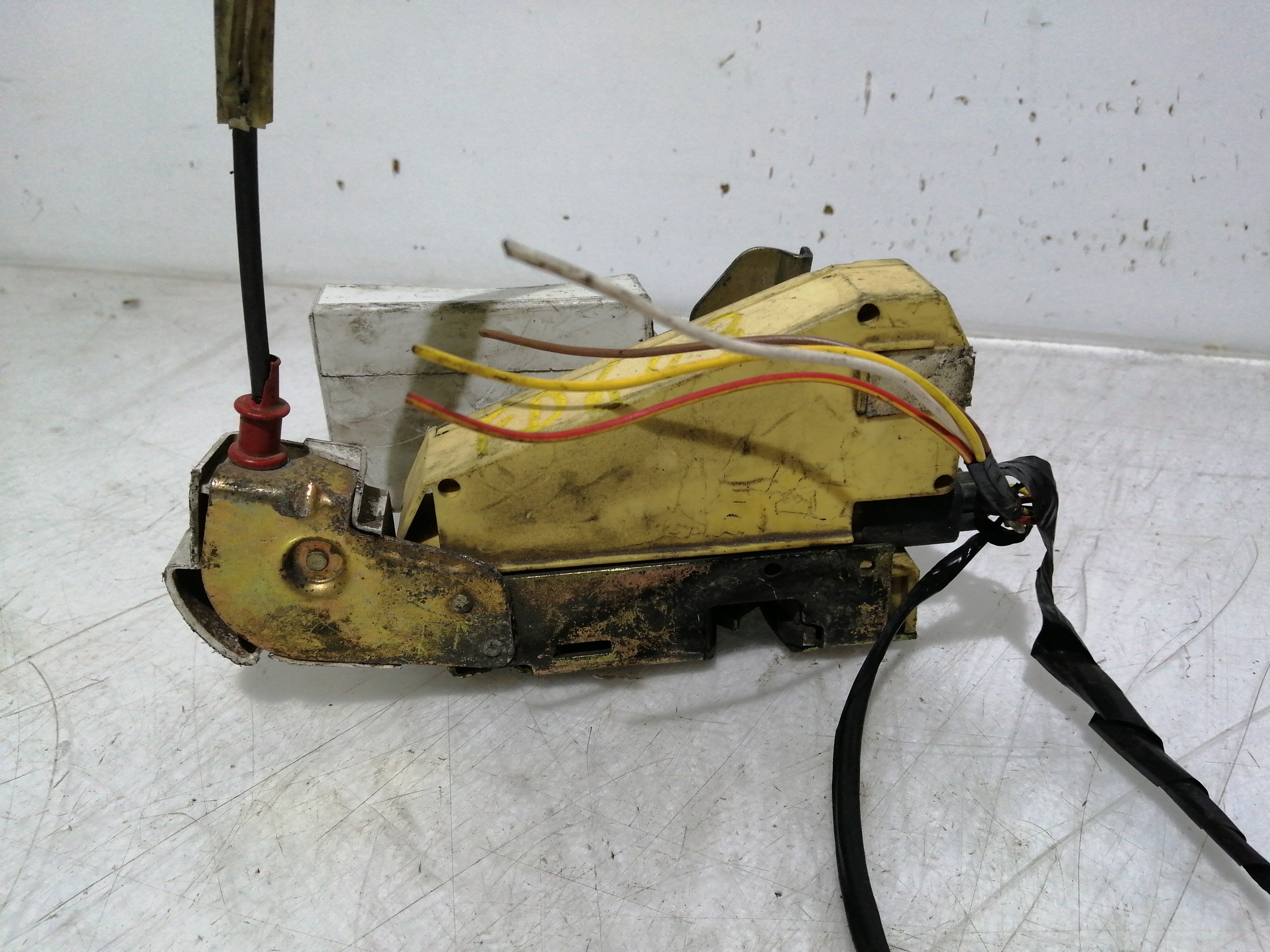 Fecho da Porta Frente Direito FORD ESCORT VI (GAL) | 92 - 96 Imagem-1