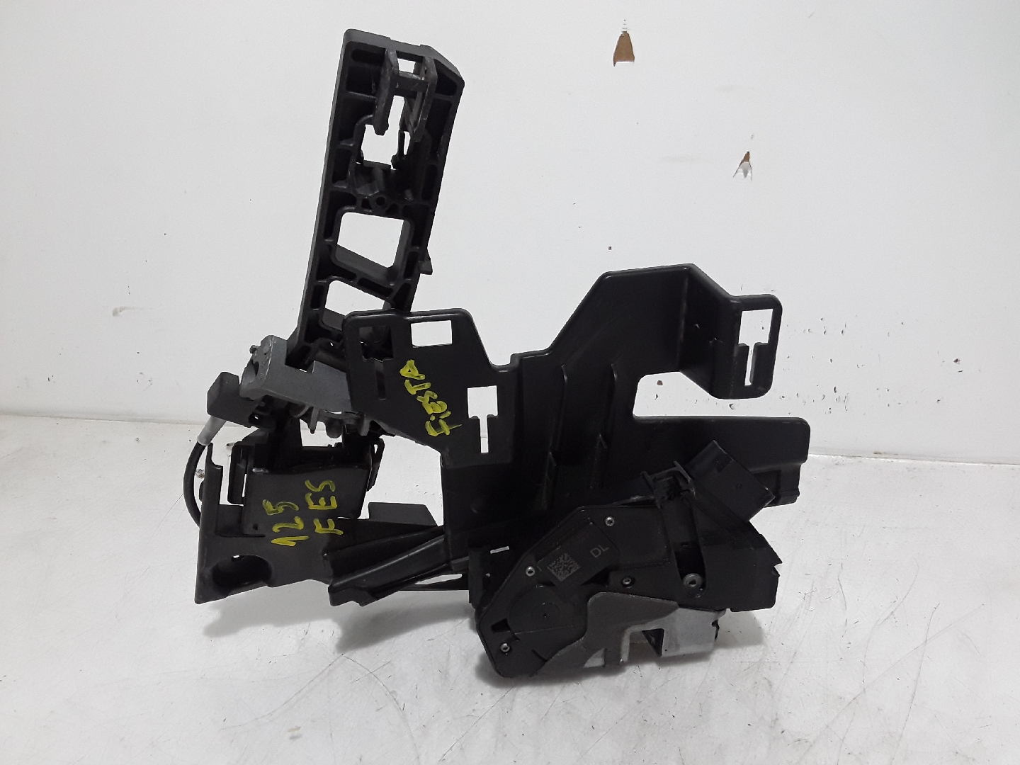 Fecho da Porta Frente Esquerdo FORD FIESTA VI (CB1, CCN) | 08 - 